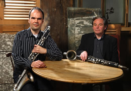duo-clarinettes-basses_foto-hubert-lankes